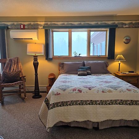 First Settlers Lodge Weston Экстерьер фото