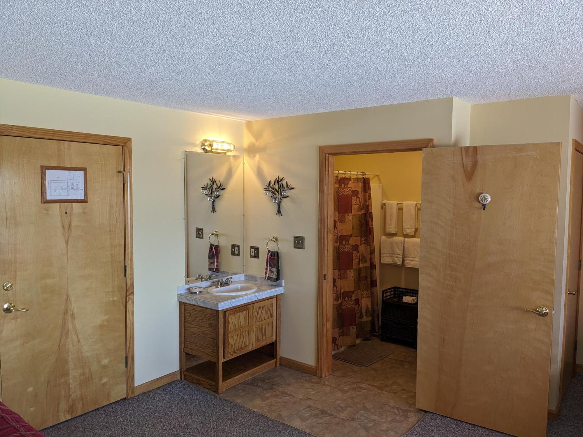 First Settlers Lodge Weston Экстерьер фото