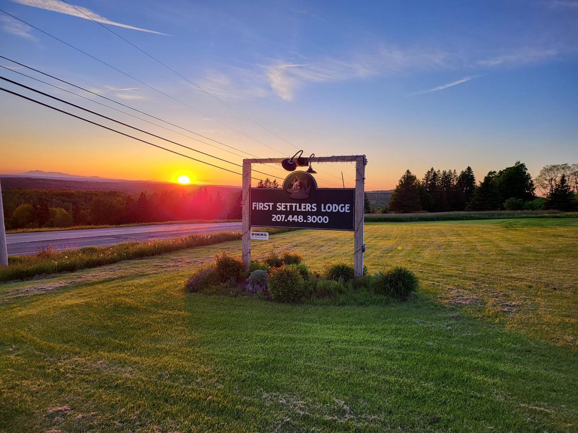 First Settlers Lodge Weston Экстерьер фото